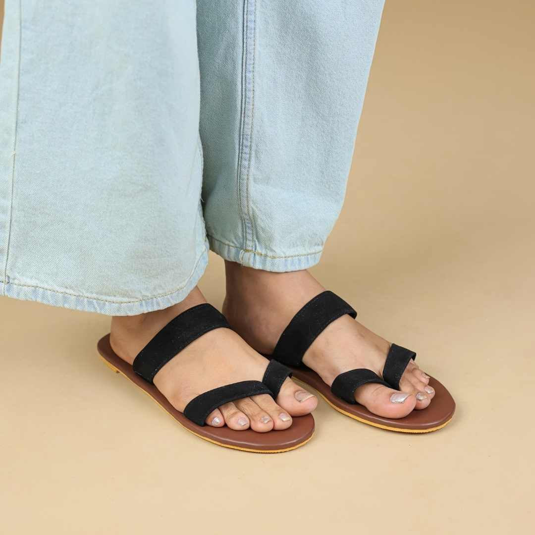 Capri Flats In Brown Black
