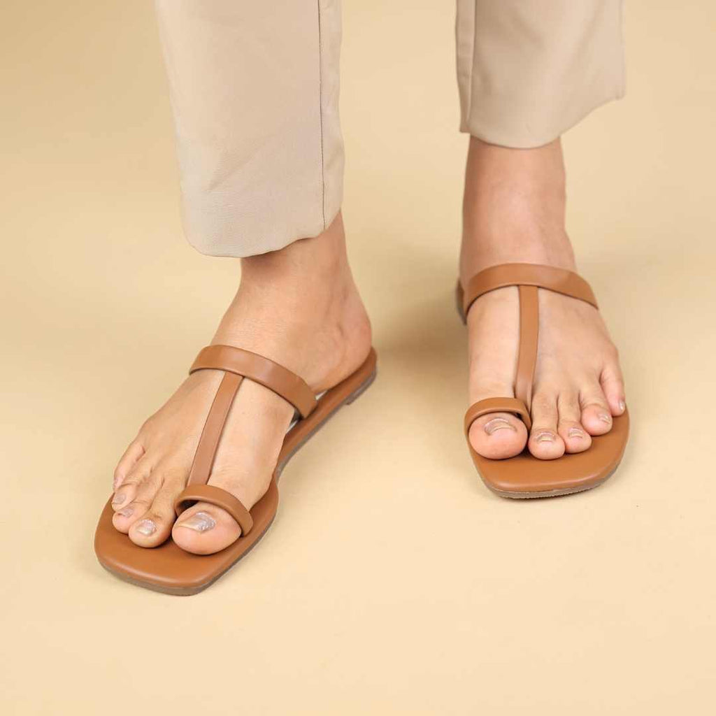 Siena Flats In  Soft Tan