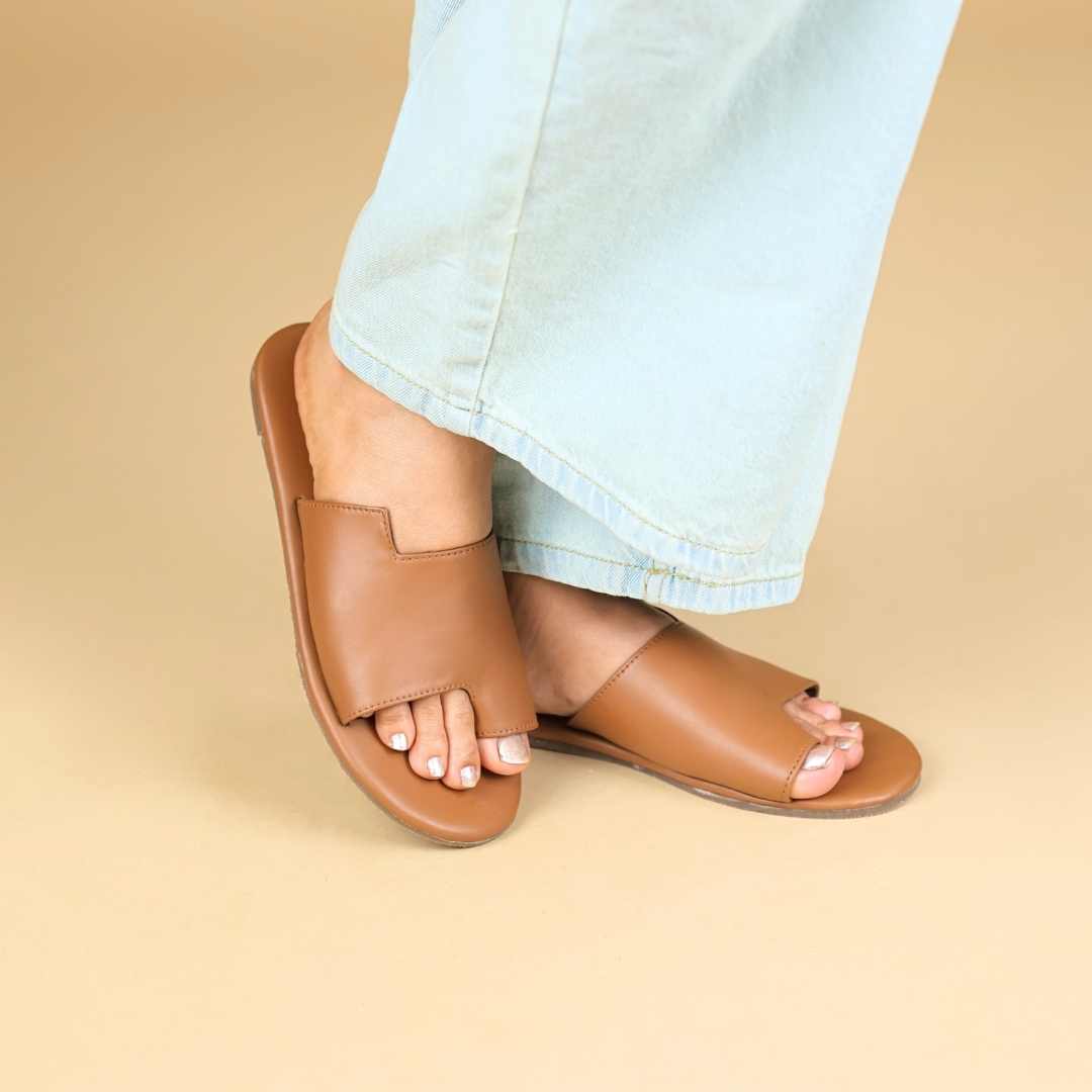Echo Flats  In Soft Tan