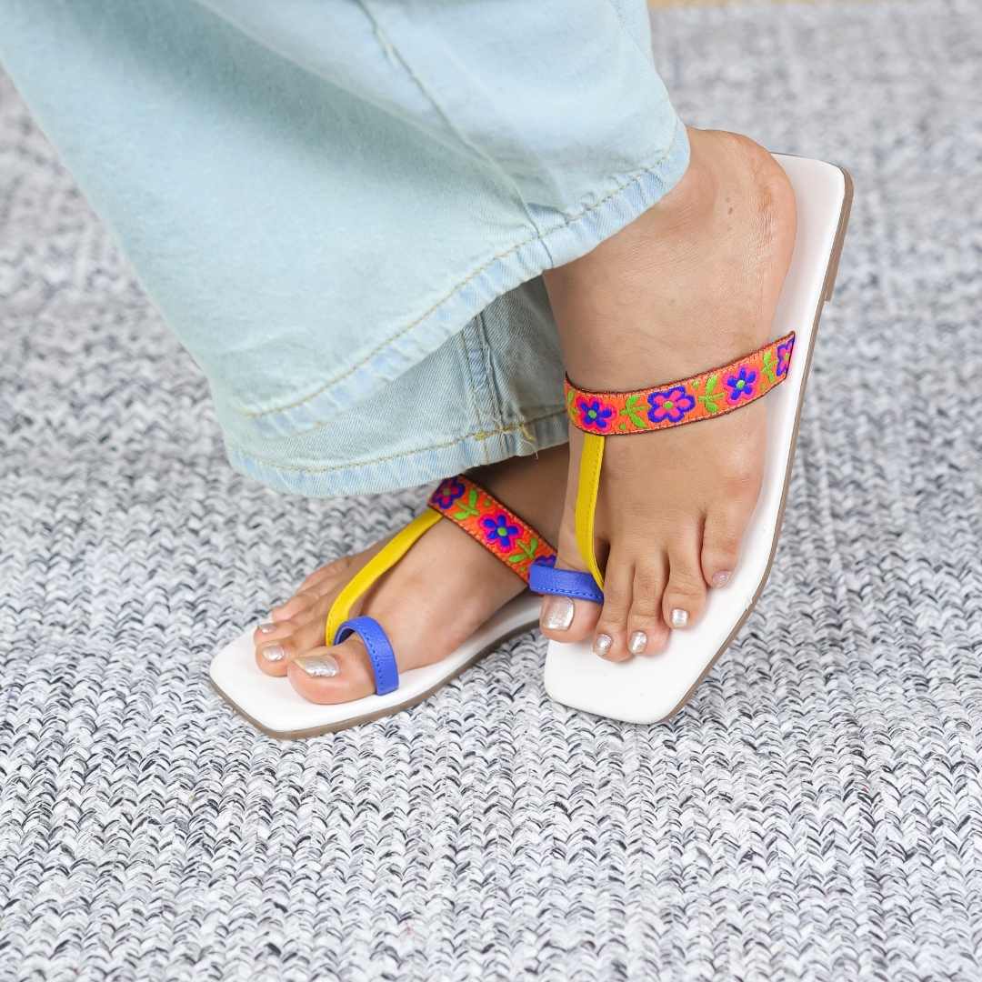 Seoul Flats in  Floral