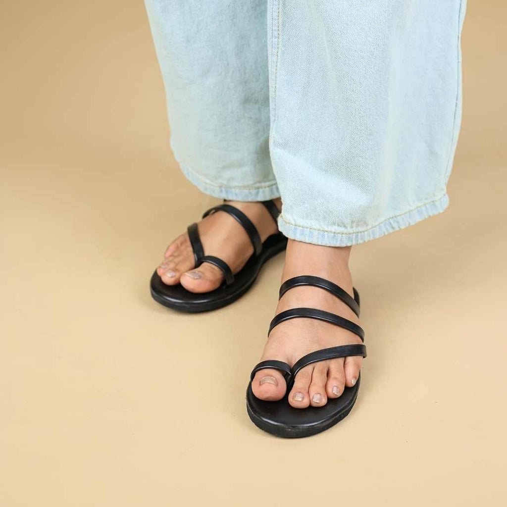 Wander Flats in Black