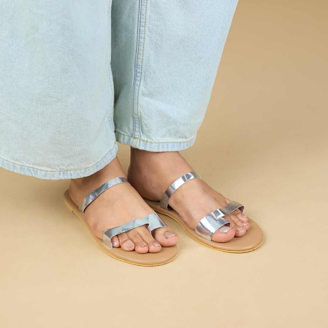 Capri Flats in Tan silver