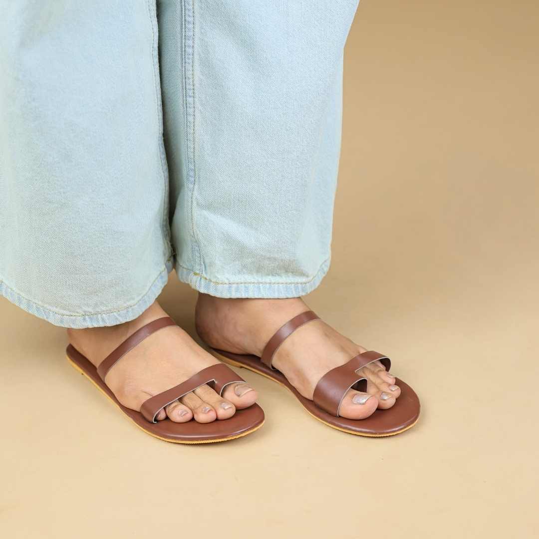 Capri Flats in Brown