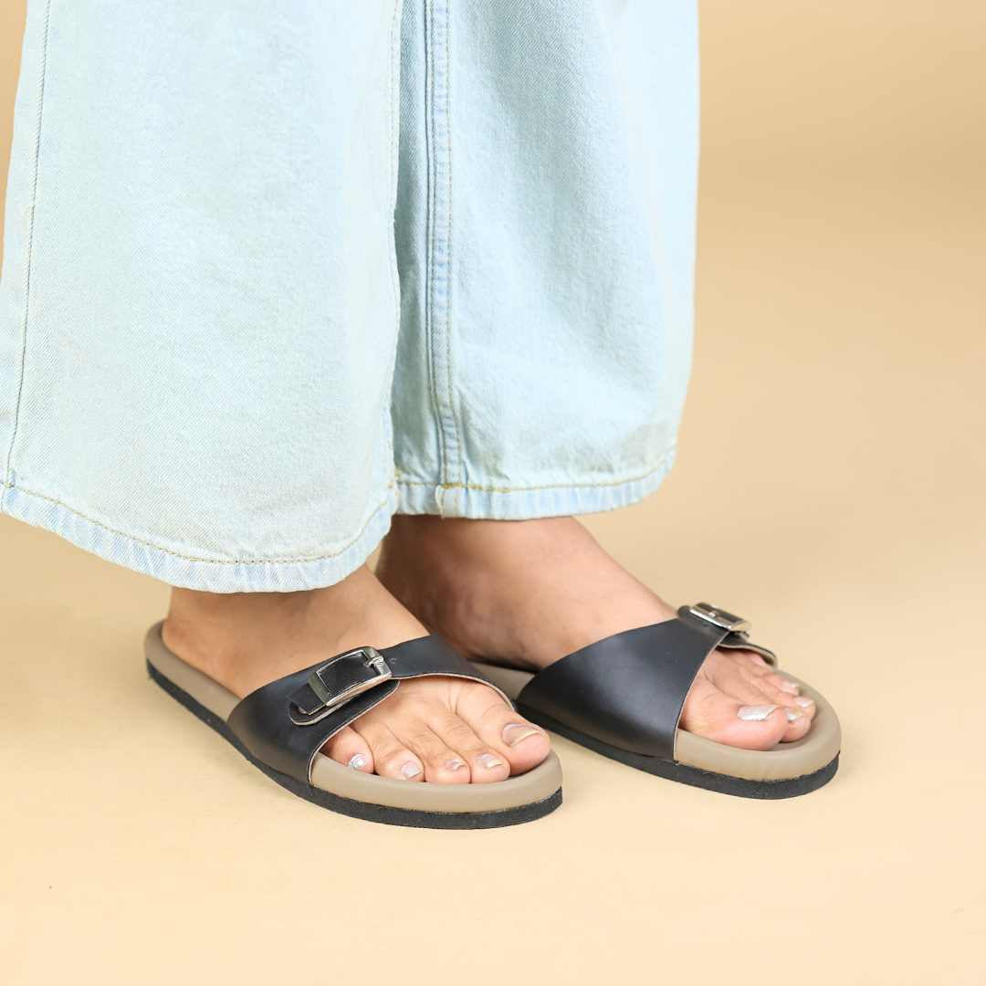 Maple Flats in  Black