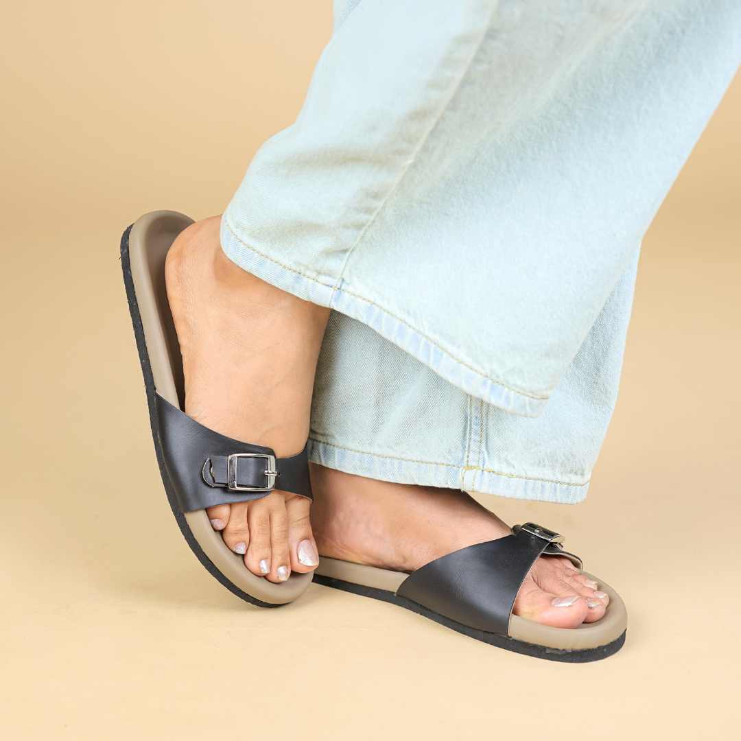 Maple Flats in  Black