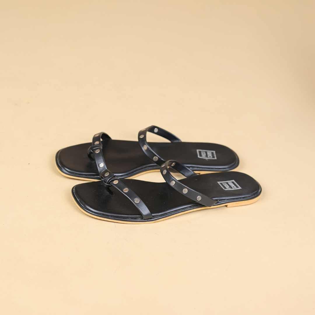 Era Flats in  Black